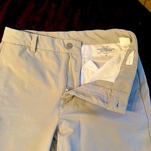 Boys Vineyard Vines grey performance pants size 14